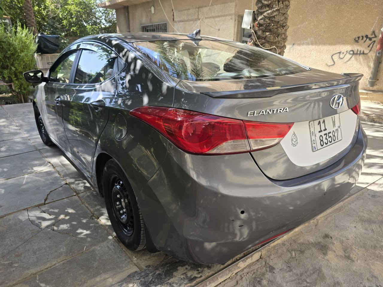 جمالغ وبنيد حادثه
عدي الهلال جوه قبق البانزين بارد وصبغته
سيارة خير من الله 
محرك وكير مكفوله 
كشنات جلد +تدفه
محرك ١٨٠٠
غرفته نضيفه 
سيارة احله من الصور
بيه جراد يم الباب صبغته  الجماليه جوه المرايه باب السايق 
سيارة من دوام للبيت 
رقم بغداد ابسمي السيارة
السعر ١٠٢
***********
