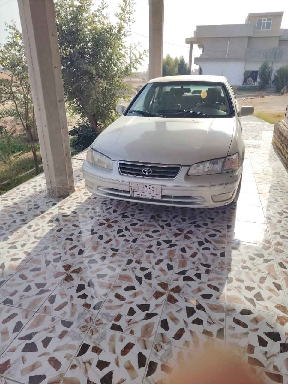 السلام عليكم سياره نوع كامري موديل ٢٠٠٠ كير محرك تبريد صدر امامي خلفي مكفول سياره بلاديه بيها صبغ قطعتين بدون دواخل سعرها ٧٠ وبيها مجال وللاستفسار ***********   رقم السياره انبار مشروع وطني
