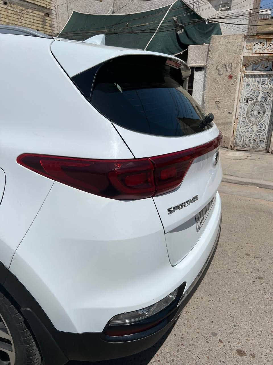 سبورتج  خليجي موديل 21  فول بدون بانورما سيارة جدآ نظيفة ماشية 45 رقم بغداد مشروع وطني بيها فقط شي بسيط باب السائق موضح بالمنشور
المواصفات 
بصمة 
مري شفط
رادراات
كشن كهربائي
شاشة
و المواصفات البقية معروفة
عنواني بغداد 
للاستفسار الاتصال ع الرقم 
***********
