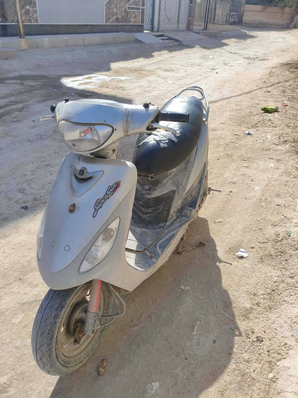 السلام عليكم
للبيع ماكس منغولي دراجه شغاله  كهربائيات كامله سلف هندر عوزه بس باتري السعر ب350وبيه مجال قليل***********
