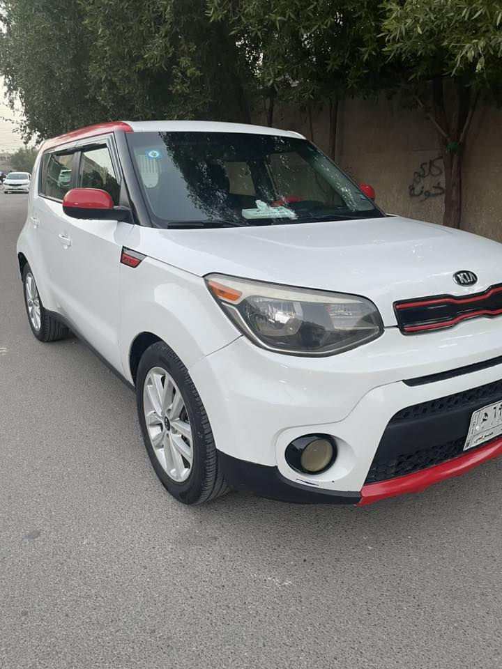 كيا صول 2018 محرك 2000 gdi  مبدل جديد وارد أمريكي حادثها موضح بالصور وبيها صبغ  الداير مال الچاملغ الخلفي صفحة السايق بدون دواخل ماشية 100 رقم بغداد مشروع وطني شرط التحويل سعرها ( 110 ) ورقة للإتصال *********** الشراي يتصل لا تراسل عالخاص لان مغلق مكاني بغداد الجديدة
