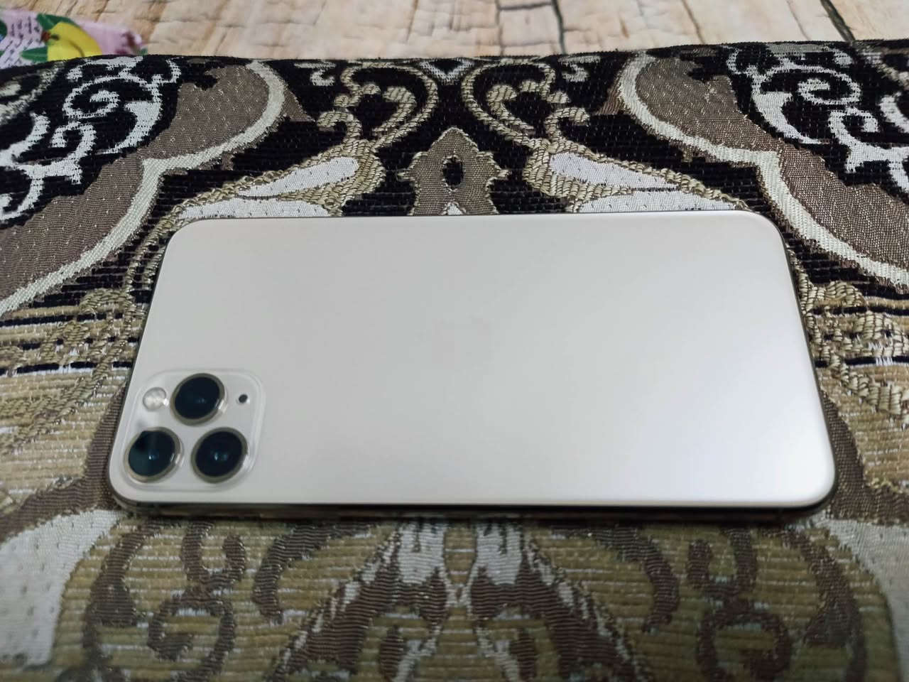 ايفون 11برو ماكس
لون ذهبي
بطاريه79
ذاكره256
مبدل شاشه اصليه 
الفيس ايدي متوقف
السعر 300وبي مجال 
الرقم *********** النجف, العراق
