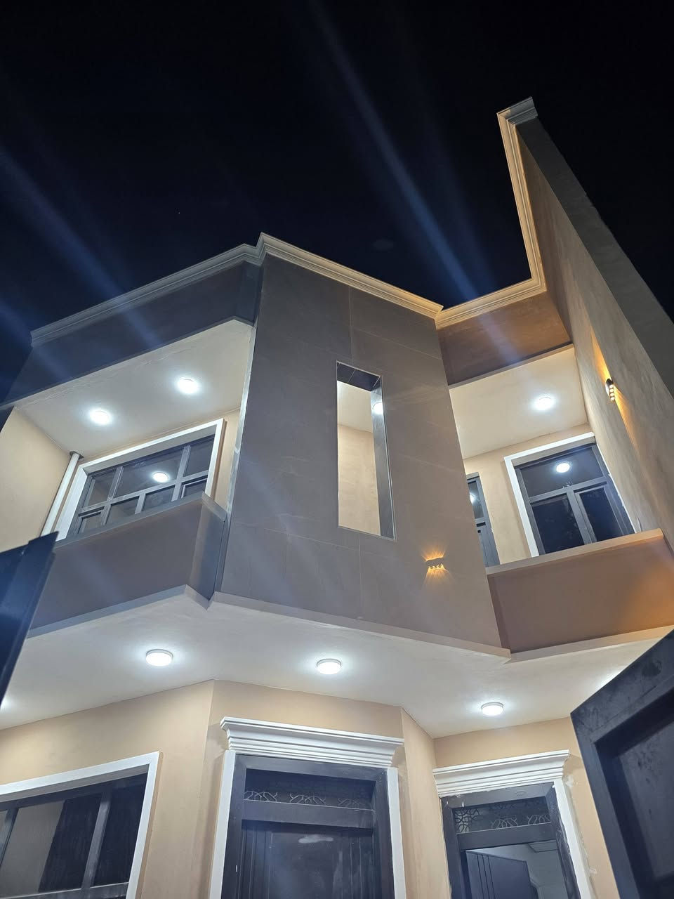 ⭕️دار للبيع بمساحة 130متر طابو زراعي⭕️
✅الموقع بهرز حي الشرطه قرب جامع الشكور
مقابيل حي القادسية ✅
✅بناء جديد درجه اولى ارضية 80×80 مطبخ جدران 90×30✅
✅التفاصيل الطابق الاول استقبال ومطبخ وصاله وحمام وغرفة نوم ✅
✅الطابق الثاني 2غرف نوم وصاله وحمام ✅
✅السعر خاص او الاتصال 👇🏼✅
☎️***********☎️
