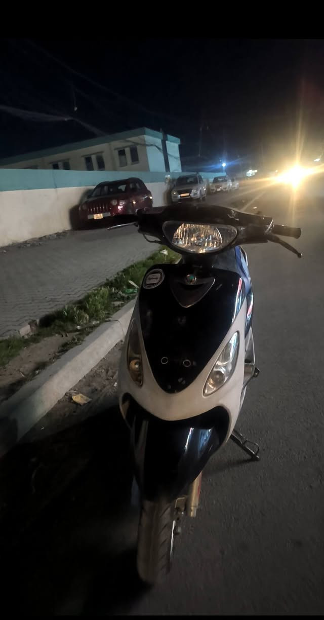 السلام عليكم سكنس ماكس منغولي120 للبيع الدراجه كفاله عامه شلعه ومعدل عليهة صالنصة FMكلشي بيهة بلادي جيب مصلح  المكان بغداد الغزالية للاستفسار خاص السعر550وبيهة مجال


**إذا كنت صاحب هذا الإعلان وتريد حذفه لأي سبب، رجاءا أرسل رسالة إلى الدعم الفني**