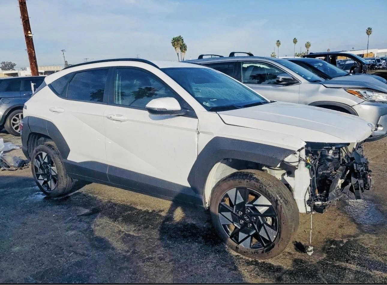 كونا ((2025)) SLE .                                                       حادث موضح بصور تبديل دعاميه فقط بدون دواخل 
موعد وصول دبي 3/15 سعر واصل دبي على وضعها 
((118)) وبي مجال 
((***********))
