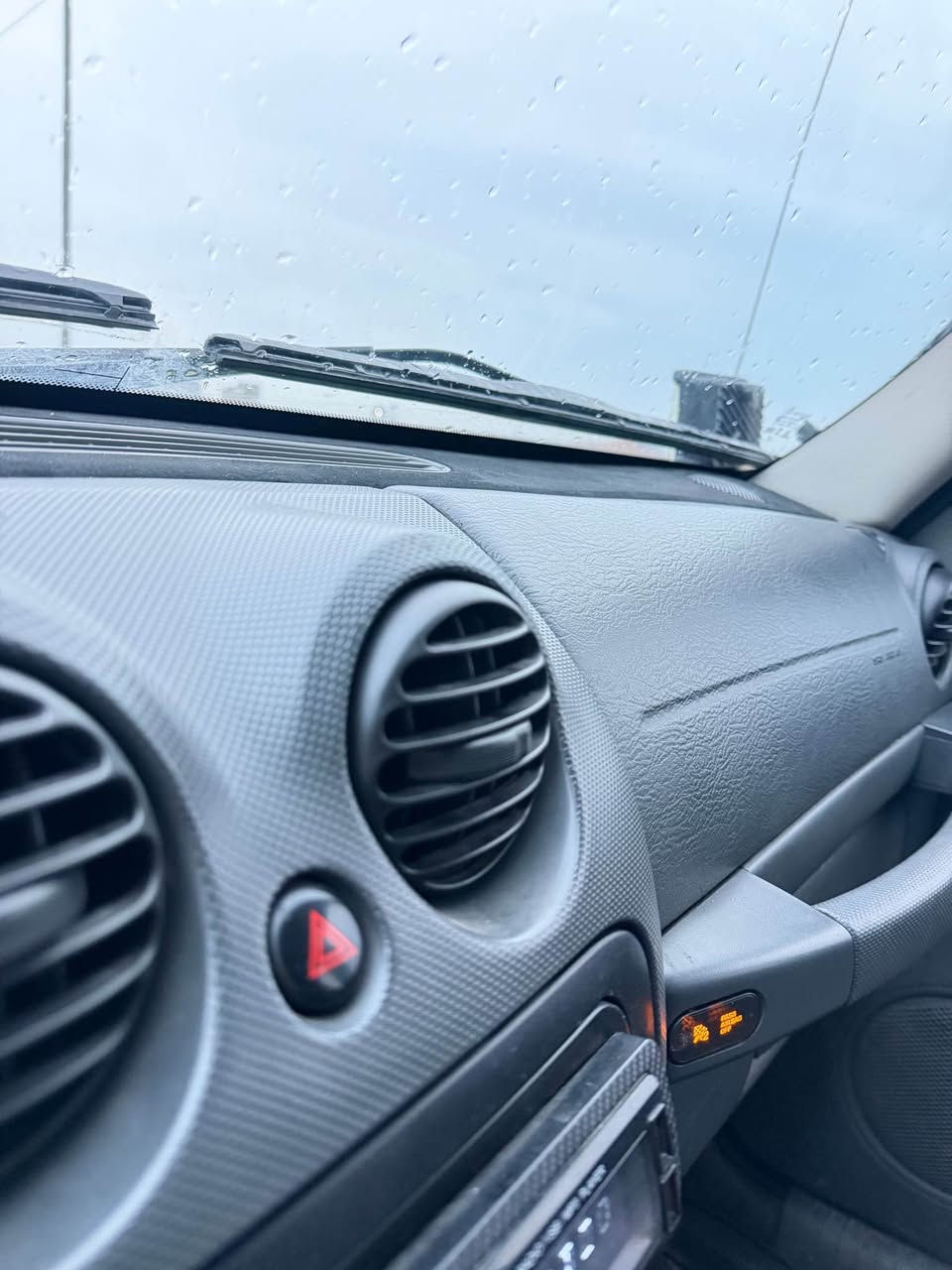 جیب لیبرتی 
کوردی / عربی 

مۆدێل ٢٠٠٧ مەرغوبترین جیپ لیبرتی 
فوول مواسەفات: 
کوشین جلد .
تاکە جیپ لیبرتی لە عێراق و کوردستان ناوی کراوەتە دوو رەنگ .
سلاید .
کوشین کارەبایی .
دەبڵ ئەکسل و تاک ئەکسل و دەبڵ ئەکسلی قورس و سوک. 
بەهێزترین مەکینەی لەسەرە ٣.٧ لیتری ٦ پستن. 
چەمچەی جەبەلی. 
تایەی جەبەلی نوێ نوێ ، مارکەی (hankook)نێودەوڵەتی.
غازی ٦٠ لیتری ئیتاڵی تازە بۆ بەستراوە هەموو شتی بە زەمان و نوێیە .
کۆبۆنی بەنزینی کەرکوکیشی هەیە ❤️

ژمارە و ساڵیانە هەمووی نوێیە ، بە شەرتی بە ناو کردن .

مەکینە گێر ئەکسل و دەبڵ ئەکسل هەموو شتی بە شەرتە هیچ نوقستانی نییە بە شەرتی ١٠٠ فیتەر ، رونی ئەکسل و مەکینە و هایدرۆلیکی گێری تازە گۆڕدراوە .
الحمداللە هیچ عەیبی نیە ماڵی دۆستە 
بۆ ئەم جەوەی کوردستان شازی ئۆتۆمبێلە شەرمەزاری هیچت ناکات ان شاءالله ، بۆ ناو بەفر و شاخ و سەفرەی بەهاری باشای ئۆتۆمبێلەکانە .
تەنها پارچەیەکی سبوخە 
کاڵ بوونەوەی نیە .
0 7 5 0 8 8 7  1 8  2 8 

نرخ ٩٦$ و مەجالێکی تیایە بۆ کڕیاری ئازیز ❤️.

ارغب جيب ليبرتي ٢٠٠٧ 
فول مواصفات.
كشن جلد .
كشن كهرباءي.
داخل لونين .
دبل اكسل ، 2HI , 4HI , 4LO .
ارغب مكينة ٣.٧ ليتر ٦ سلندر .
سيارة عليه تايرات جبلي ماركة hankook عالمية .
جمجه جبلي .
منظومة غاز جديد و اتالي بشرط .
سلايد .
الحمدلله سيارة مابي مشكلة و كلشي بشرط .
كير مكينه اكسل و دبل اكسل كله بشرط .
مبدل دهن مكينة و اكسل و هيدروليك كير . 
رقم و سنوية كله جديد و شرط تحويل .
كوبون بانزين كركوك .❤️

سيارة جبلي و مال جبل و كامبينك و سفر . 

سبخ : قطعة وحدة سبخ . 

سعر السيارة: ٩٦$ و بيها مجال ‏للطيبين.❤️

0 7 5 0 8 8 7  1 8  2 8 أربيل, العراق
