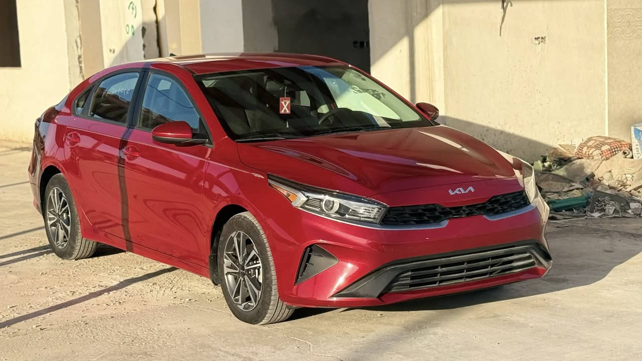 بسم الله السلام عليكم
كيا فورتي 23 

السياره مشايه 12الف 

مواصفات نص فول 

حادث السياره موجود بالصور قبق جنطه وشويه بالجاملغ 

السياره منفيس بسمي موجوده بغداد 

137 وبيه مجال شي بسيط 

*********** واتساب 

***********
