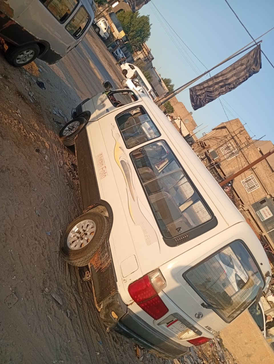 فاتون الوان للبيع موديل 15كير اكسن محرك حداديه دوشه تدفه تبريد محور سبلت وكبريسر 17مكفوله من صبغ وضربه بيه بس شخط وره باب السلايت ***********
