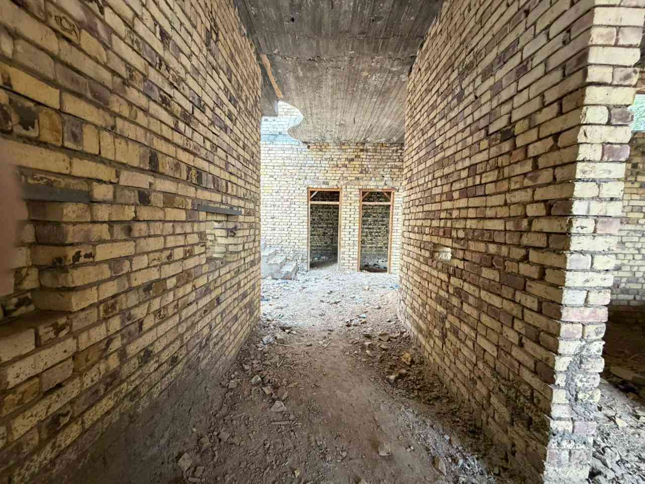 بيت للبيع
مساحة 200 سند 25 
يتكون غرفة ثنين
 و استقبال وصاله  ومطبخ حار بارد ومكتبة  حمامات عدد 2 داخلية و خارجية
 العنوان البو جاسم مقابل شارع الوكفة القديم  بنزله المجمع 
الاستفسار أتصل  *********** واتساب او مراسلة الصفحة
