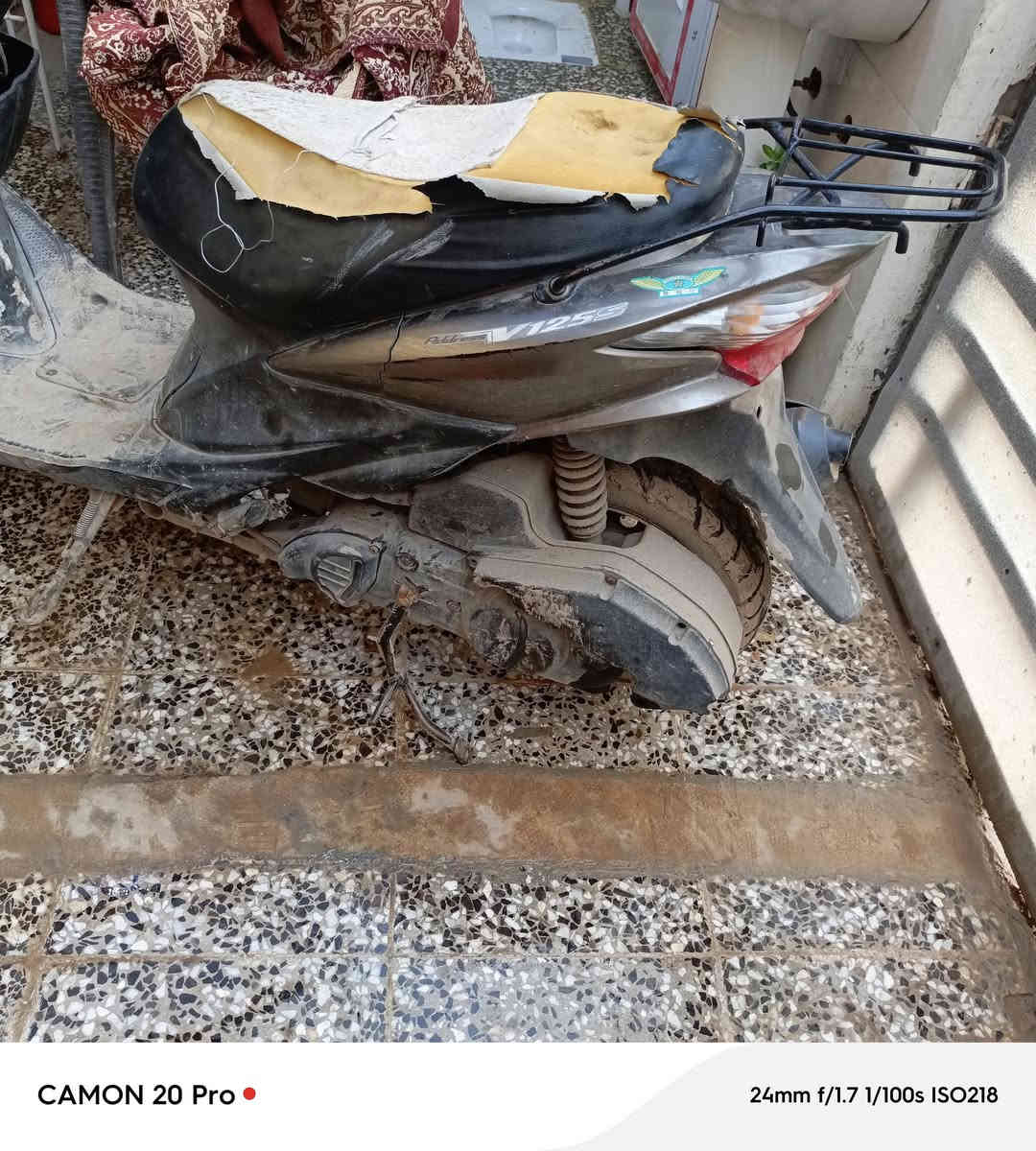 سلام عليكم ادرس للبيع كايمه ابيع كوم حديد سعره 180
مكان الزعفرانيه 
***********
