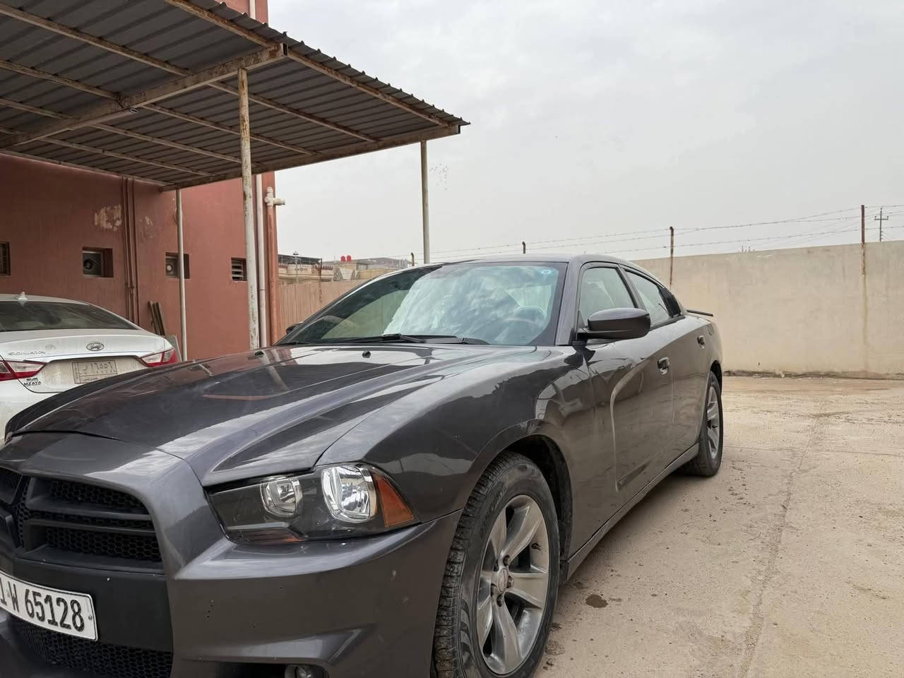جارجر مودي2013 باسمي بغداد بيها قطعتين جاملغ اليسار والبنيد تبديل من أمريكا وهنا صار قطعتين صبغ جاملغ اليمين وباب الصدر اليمين 
***********
بابل/ حله 
125$
