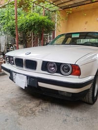 Bmw 525i 1991  سياره اصل مفتوح  رقم بغداد انكليزي بأسمي تحويل مباشر  م...
