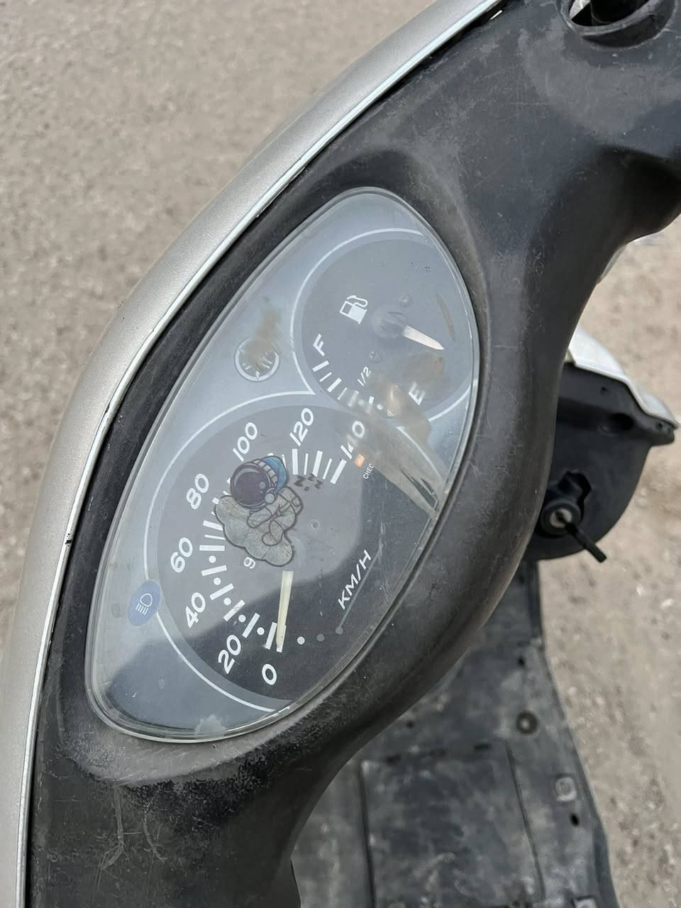 سلام عليكم بريز للبيع فول نظافه كلشي شغال نكره سلف هندر السعر 450 وبيها مجال مكاني بياع رقمي *********** تحياتي للجميع
