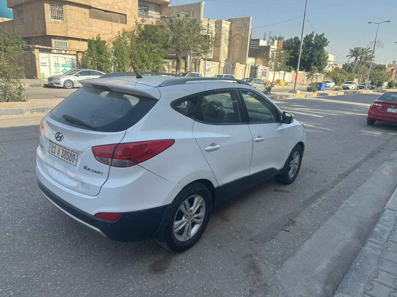 السلام عليكم *********** للبيع توكسن السعر ١٢٥ خليجي موديل ٢٠١٣ مكفوله من لضربه ولتبديل مكينه وكير وحداديه محرك ٢٤٠٠ دوش بحاله ممتازه جدا بيه صبغ ٣ قطع اثر شخوط فقط رقم بغداد انكليزي باسمي سنويه وهزه جديده لسياره في كربلاء
