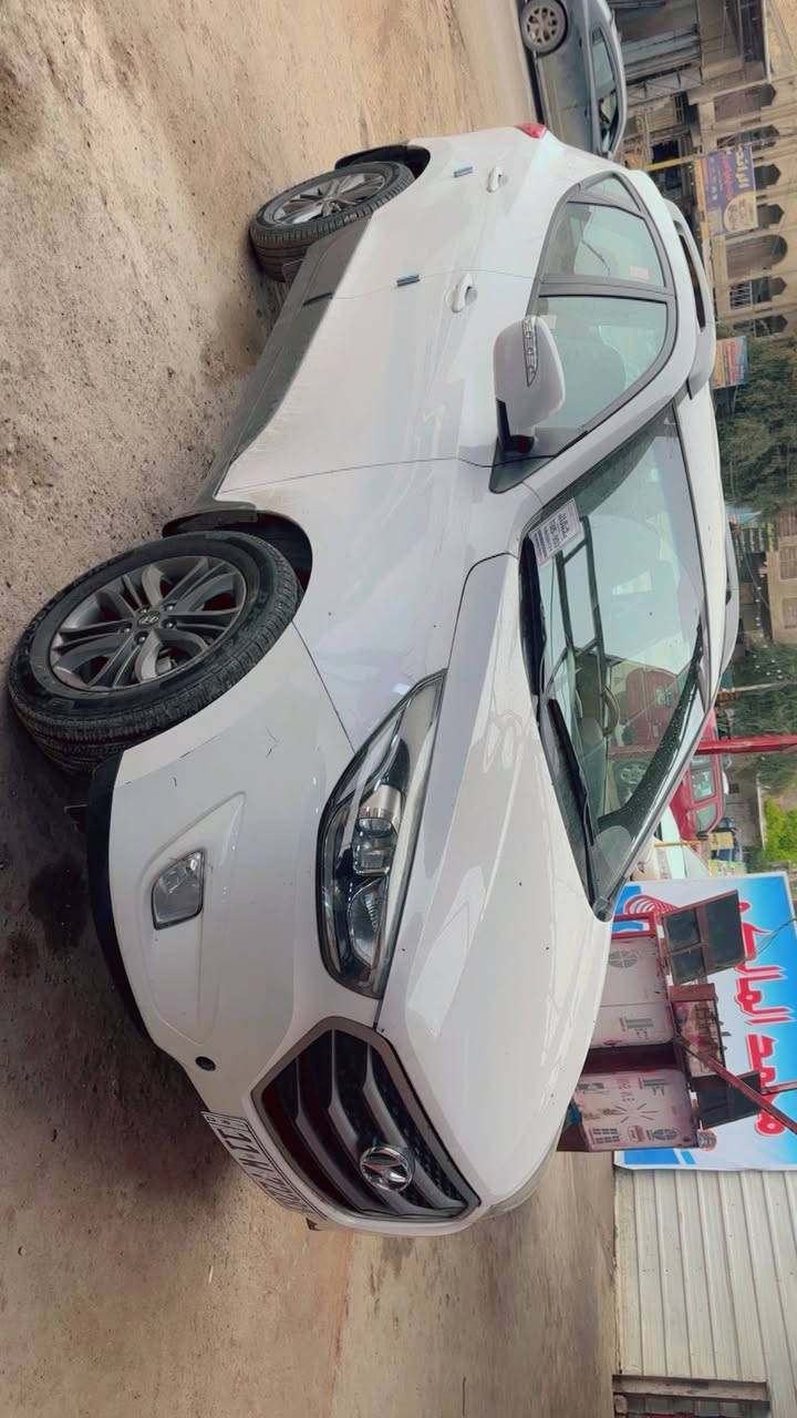 السلام عليكم
توسان للبيع موديل2015 خليجي ماشيه ١٤٠ 
أشاير مرايات/تحكّم ستيرن/تبريد قطعتين امامي خلفي /لايت زنون/تخم تاير جديد /رقم إنكليزي /هزه جديده بلسياره 
بيها ضربه جاملق امامي صفحه اليمنه والماصده مبدله والدعاميه الاماميه مبدله /
مكاني بغداد الدوره شارع ٦٠/ السعر ١٥٣ وبيها مجال 
هاتف ***********
