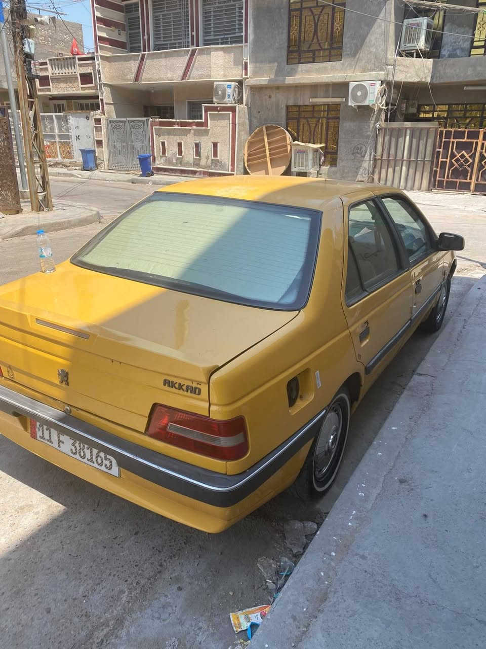 السلام عليكم بيجو لمييس مديل٢٠١٦ لا تنقيص لاتبخير  تبريد تدفئه شغال   اي ضربه مابيه فقط بنيد مصبوغ ففقط سياره خير منالله مال شغل هيئة عليه ٤اشهر وماعليها غرامه  مكاني بغداد الشعب *********** سعر ٤٥ وبيها مجال
