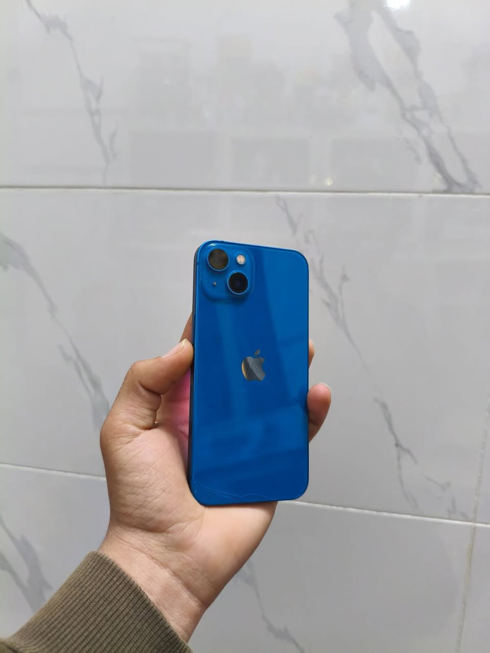 أيفون 13
بطارية 88 
ذاكرة 128 
بلادي ممفتوح 
فقط هذا الفطر البسيط الي بالظهر وممبين ولا مأثر 
سعر 390 او مراوي وانطي فرق 
***********
