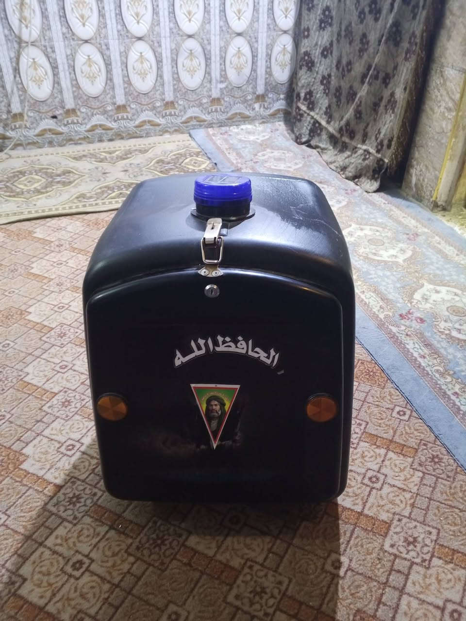 صندوق دليفري وخوذه سعرهن 50 وبين مجال الرقم ***********
