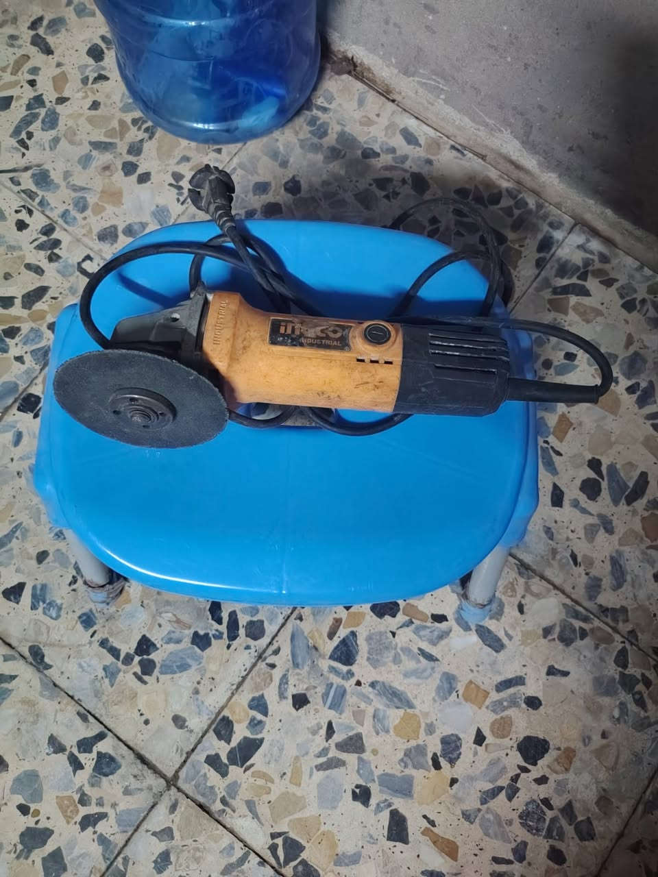 عدد متنوعه للبيع للتواصل واتس واتصال 
***********
