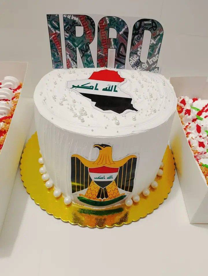 متوفر حجز عيد الجيش
قوالب كيك حجم صغير ب١٠ 
وسط ١٥
توصيل داخل الحريه الف خارج ٣ الاف
للحجز واستاب ***********
كيكايتي
