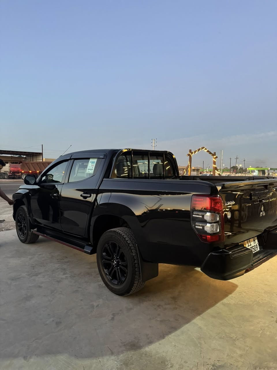 L200 موديل23
كاز
ك/م. 58

عليها حمايهPPF
 
رقم بغداد  

***********
