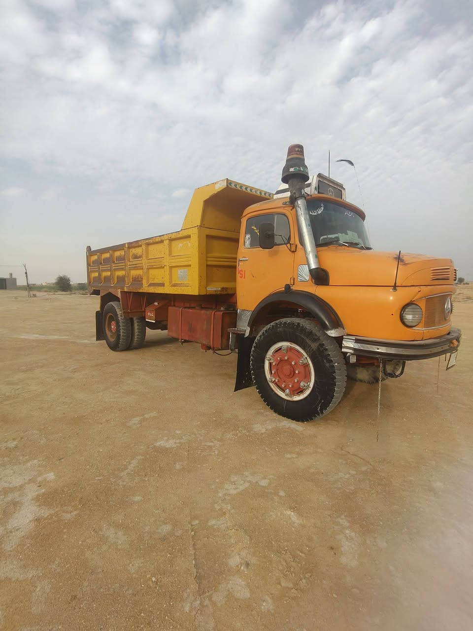 البيع قجمه موديل 81تحويل ثاني يوم محرك لا تنقيص ولا تبخير كير 25سعر 60وبيها مجال لاشراي***********
