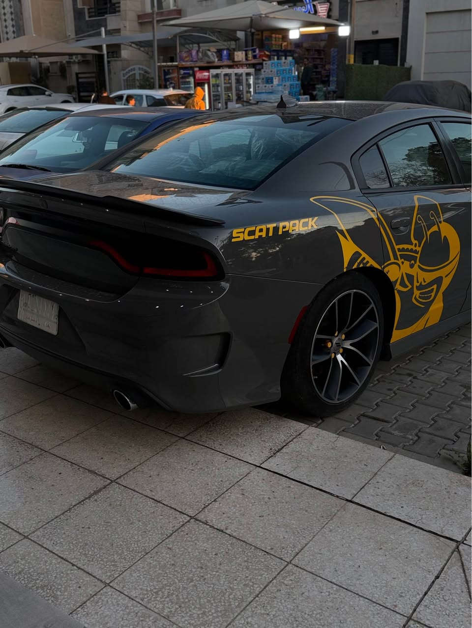 سلام عليكم 
شباب جارجر سكات باك ٦٤٠٠
سياره ستوك للئخير
بلاديه 
لون قوي 
كير مكينه بل جيس
موديل٢٠١٨
بيها بس فتح جاملاغات
ومن امريكا صفحه السايق كلير فقط بدون 
حادث
بدون شاصي بدون لغد بدون ايرباك
سياره بدون ايرباك 
صدر امامي خلفي بل جيس
سياره بسمي تحويل مباشر
للبيع بدون مراوس
سعرها ١٨٥ وبيها مجال سعرها مناسب 
مكاني بغداد وزيريه 
تواصل*********** بغداد, العراق
