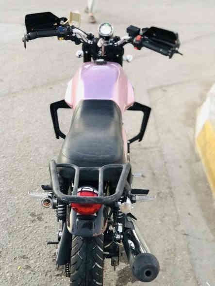 السلام عليكم دراجه لايتي 2023.  الدراجه ماشيه بس 15 الف يعني جديده الله يشهد رقم سنويه جاهزه مداور نفس اليوم مكاني كربلاء حي العامل رقمي ***********.   السعر 3 مليون قفل قفل 🔐
