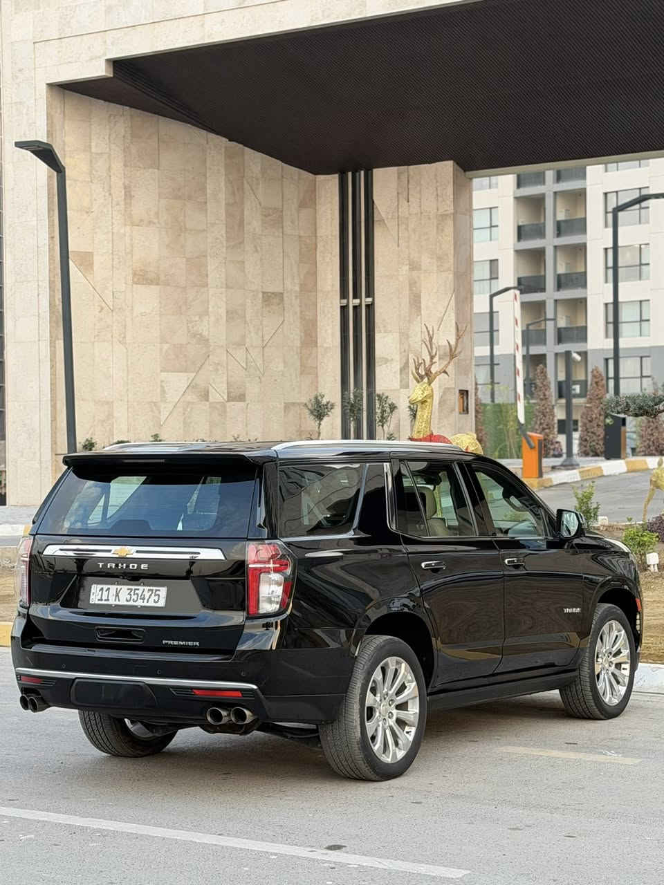 تاهو موديل 2021 بريمير  خليجي  

 وكاله المنصور  السونار منشور مع الصور

 فول أعلى مواصفات 

‏موديل : 2021

‏اللون : أسود 

رقم : بغداد بسمي تحويل ثاني يوم

‏الفئه : PREMIER

‏المواصفات :

‏دوسات جانبيه كهربائيه ويه فتحه الباب 

كامرات 360 

‏ثلاجه درجتين  

‏ نظام توقف ذاتي 

‏رادار جانبي بالمري الجانبيه

‏نظام القياده اليه 

‏شاحن لاسلكي 

‏-منفذ كهرباء للمقاعد الخلفيه 

‏-شاشات خلفيه بلادي 

‏جميع الابواب بصمه 

‏شاشه كبيره  

كل اغراضها موجوده ‏ 

‏بنوراما

‏تشغيل عن بعد

‏ويل كب كروم اصلي حجم 22 انج

‏12 ايرباك

‏ دواخل جلد لون عسلي  

باب خلفي كهرباء 

‏مري قلاب

‏كشنات اماميه وخلفية كهرباء

‏‏رادار جانبي نقط عمياء

‏رادار امامي وخلفي  

‏سستم صوت كامل 

‏كراسي خزن ميموري 

‏تدفئه و تبريد كشنات 

‏ماشية 52 

السعر 485 وبيها مجال 

بغداد سيدية 

الهاتف 

***********
