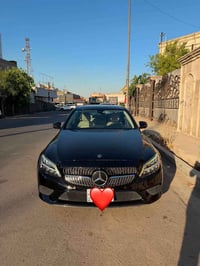 للبيع  مارسدس   C300  موديل 2021  فول موصفات  ماشيه 52 الف كيلو  مكينه...