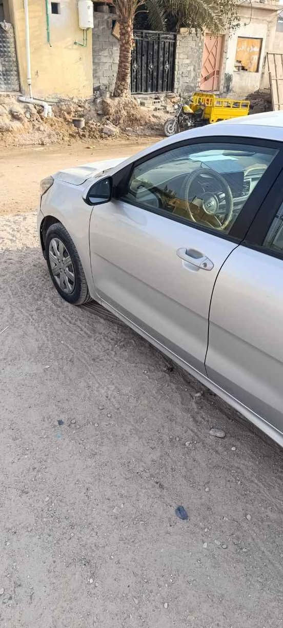 🚗 كيا ريو للبيع – موديل 2021 
   • الون سلفري
• رقم: بصرة(تحويل فقط)  
• الممشى: 93 الف
• الدواخل: أسود 
• المحرك: 1600cc
• حادث: بنيد مبدل + جاملغ بارد الصور موجودة بالمنشور  

📍 مكان السيارة: البصرة / الزبير
📞 رقم الهاتف: ***********

💰 السعر: 105ورقه قابل للتفاوض الزبير, البصرة
