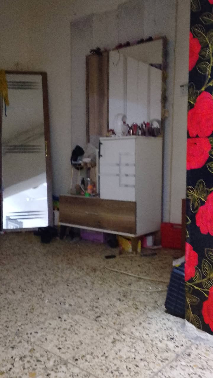 غرفة تركي 5قطع نضيفة 350 بغداد ***********
