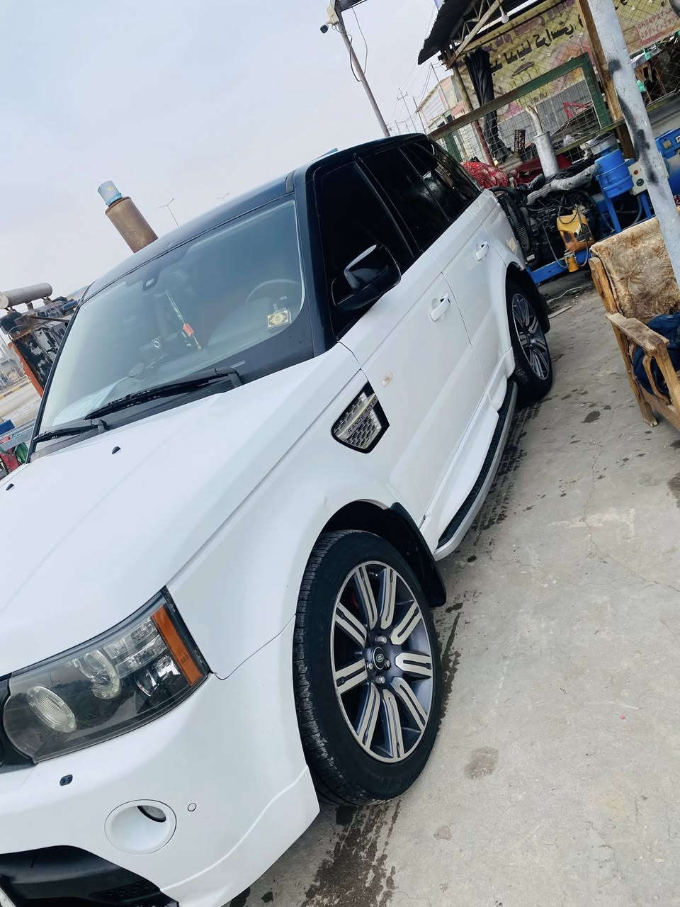 السلام عليكم
رانج موديل 2011 فول مواصفات رقم أربيل وارد خليجي مكينه 8 سلندر سياره جاهزه ما ناقصه شي  حادث فقط خشم الجاملغ الجهه اليمنه مكان السياره بابل السعر ١٥٥ 
الاستفسار ***********
