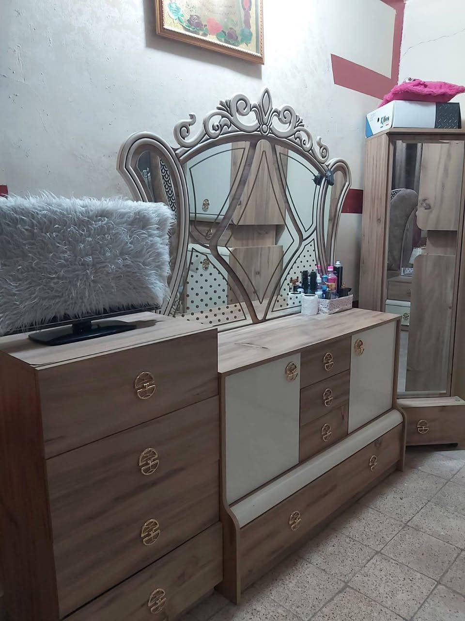 غرفه 10قطع تركي خشب ثقيل السعر 650 وبيها مجال الزبير الجاهزه
***********
