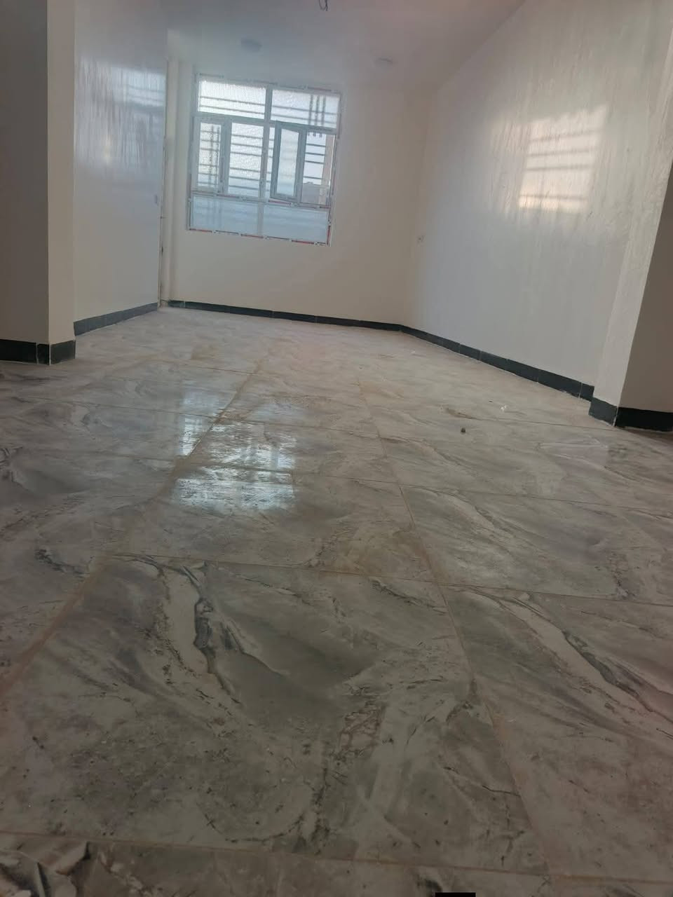السلام عليكم بيت للبيع المساحه100متر طابو زراعي سند 25 بناء حديث وجاهز للسكن العنوان كربلاء طويريج حي المستقبل السعر اتصال 
***********
***********
