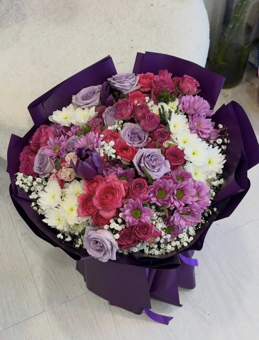 مرحبا من رخصة الادمن  عندي محل ورد طبيعي   وهذا شغلي يتوفر توصيل سريع داخل بغداد  للحجز مراسله الرقم *********** او تزورونا داخل المحل اليرموك فرع مستشفى اليرموك المحل اسمه astr_flowers  وتكدرون تدفعون عن طريق الماستر او زين كاش في حال حبيتو تدزون ورد لاحبابكم
