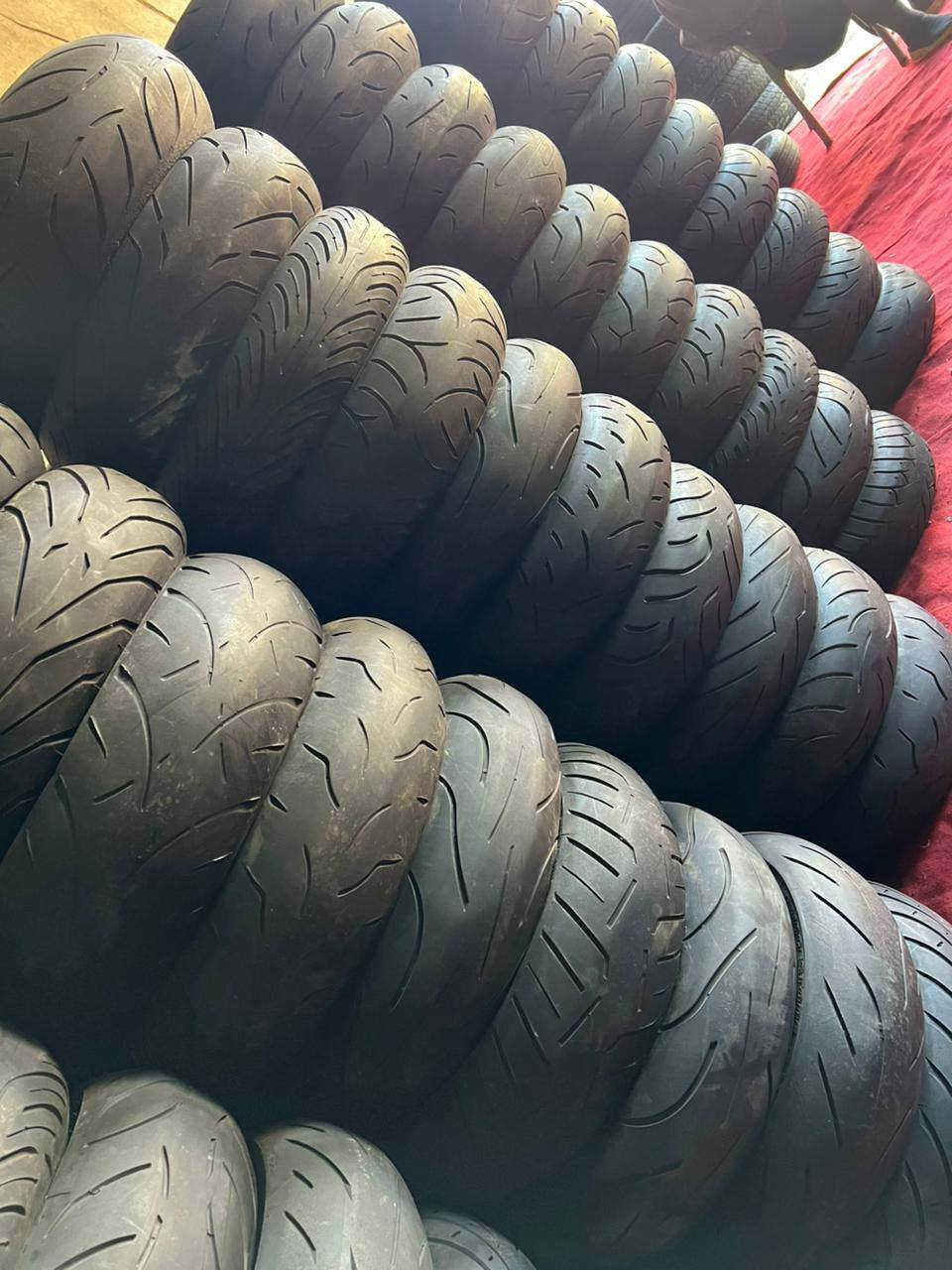 سلام عليكم وصول تايرات باله نضافه فول كميه  تاير مال بطح امامي وخلفي ١٠٠٠ تكه ابيعن جمله
وموجود قياسات 14/15/16/18/19هذني بيهن ٥٠٠ تكه كلهن بيع جمله العنوان السماوه الرميثه مبايل***********
