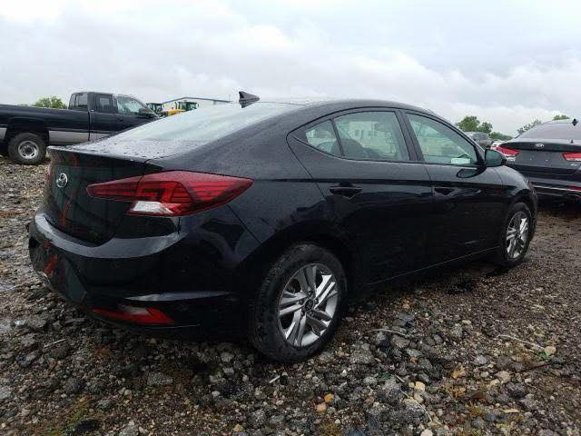 مكينة ٢٠٠٠ كير At بلادي المرغوب
رقم اربيل
ماشيه ١٠٢ الف 
من امريكا بدون حادث فقط مشخطين الباب الخلفي والجاملغ الخلفي 
صور الحادث مرفقة 
بالعراق انطخت بالباب والجاملغ وايضا بوجه الجنطة 
السيارة تحكم سترين وشاشة ابل كار بلي 
وتحديد مسار ونقطة عمياء ورادار امامي وكاميرا خلفية 
حجر البيئة يحتاج تنظيف
شرط التحويل.
مكان السيارة بغداد حي الجهاد
***********
