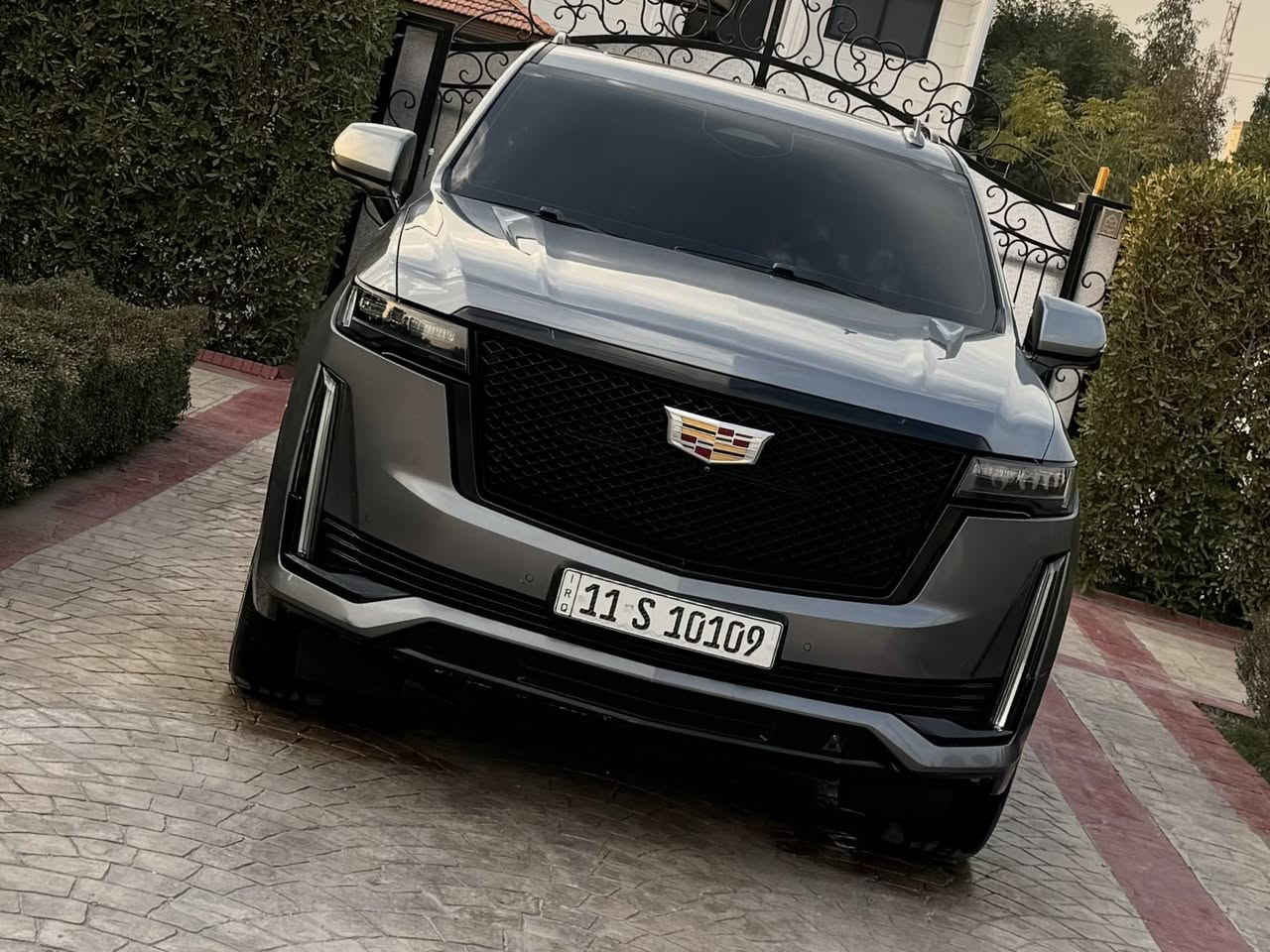 سلام عليكم
كاديلاك اسكاليد 2021  

خليجي السيارة وكالة المنصور 

ملاحظة السيارة مغلفة (ppf) عشر سنوات 

رقم بغداد مميز وبسمي 

المواصفات 

تشغيل عن بعد 

36 سماعة 

‏‎5 كاميرات

‏‎5 بصمات

فور ويل

كشن رجاج 

دوسات كهرباء 

داتا شو 

بانوراما 

لايت زنون عالي ناصي ٥ عدسات

‏‎4 شاشات بالدشبول والسقف والكشنات

تحكم بريك 

رادار تحديد مسار

رادار خلفي

رادار امامي 

رادار جانبي 

كشن تدفئة وتبريد سايق وراكب

كشنات خلفية تدفئة

مري شفط 

اشارة بداخل المراية

كشنات جلد 

كشنات خلفية منفصل VIP

علامة كاديلاك ضوئية بالدعامية الخلفية

الكشنات كهرباء 

ذاكرة ميموري ستيرن وكشن

ويل ٢٢ بلادي 

بااختصار السيارة فول للاخير 

وبالعافية الي تكون من نصيبة

***********
