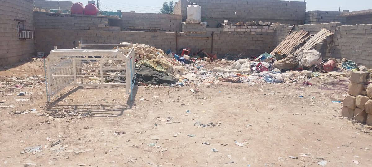 السلام عليكم بيت مساحته 240م البيت ماملبوخ زادقطع 240بصفاءكلش***********
