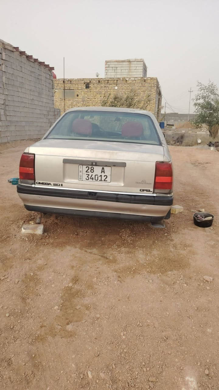 اوبل اوميكا للبيع موديل ٩٣ محرك ٢٠٠٠ محرك وكير مكفولات رقم نكليزي مكاني دوانيه الحمزه الشرقي سعره٢١ وبيه مجال ***********
