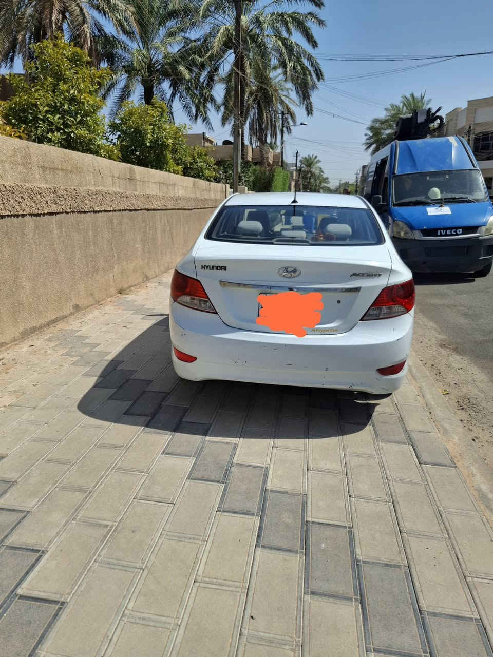 السلام عليكم
للبيع هيونداي أكسنت 2013 فل أوبشن (بانوراما)
محرك 1600  
كير أوتوماتيك
اللون: أبيض
بانوراما السيارة 
استخدام يومي، محرك وكير بحالة ممتازة 
سنوية باسمي 
السيارة جاهزة للفحص.
السعر ٩٥ بي مجال 
المكان/ بغداد 
للتواصل ***********
