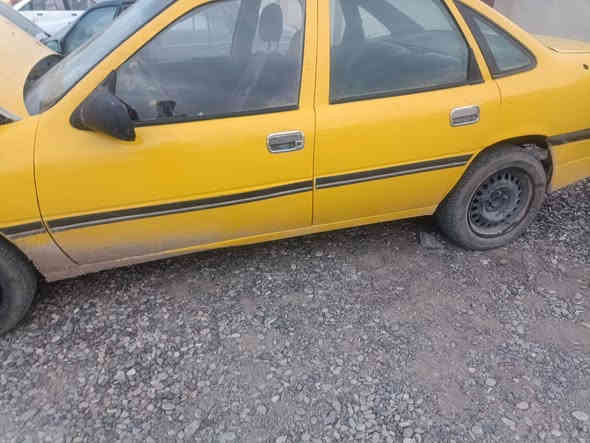 السلام عليكم فكترا ١٨ لون اصفر رقم فحص نينوى بيها واجهه وكالات ثنين انطيك السياره مكفوله طلبه وسرقه فقط محرك معمر جديد بيها هاف يعوزها كبس عينه دوش عايزو تنظيم فقط والبريك يكضب بس محجر سعرها ١٥ وبيها مجال قليل رقم الهاتف ***********
