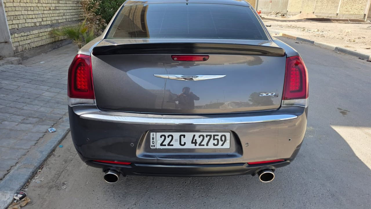 السلام عليكم
 اوباما موديل 2015 وارد امريكي مكينة 3600 فول مواصفات للاخير رقم انكليزي الجديد سنويه 2028 ماشيه 73 الف تو ويل  حادث دعاميه خلفيه فقط 
السعر : 165 وبي مجال 
 الهاتف: ***********
