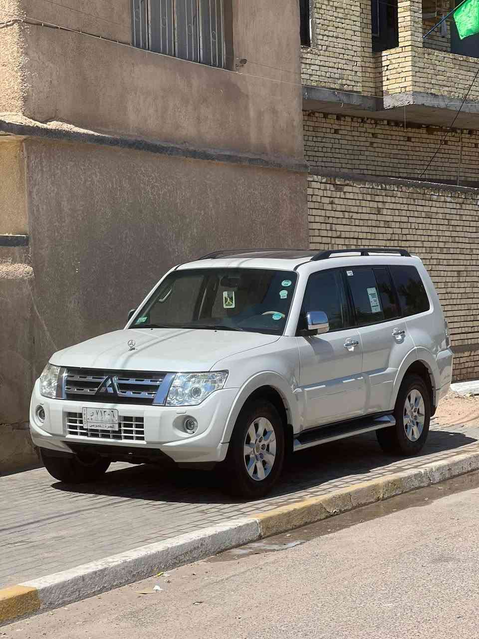 سلام عليكم
للبيع باجيرو 2014 حبتور مكفولة كفالة عامة حتى دعاميات كفالة رقم بصرة باسم صديقنا تحويل ثاني يوم فول ام الدمام وفتحة وكشنات جلد وكهرباء سبعة راكب سيارة مكينة 3500 ستة سلندر السيارة كلش جديدة ومعتني بيها الحجي وجاهزة على اخر حباية 

السعر 173 ورقة وبيها مجال بسيط 
رقمي ***********
