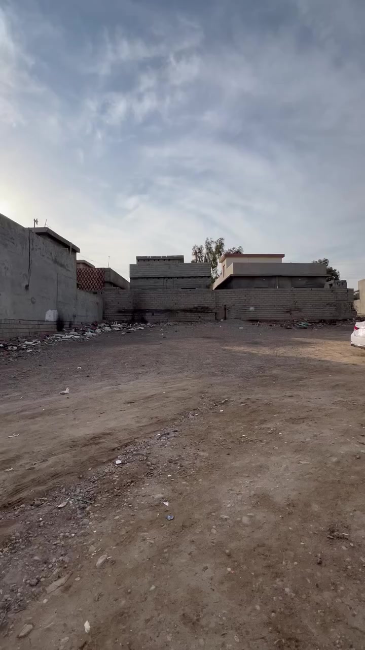 سلام عليكم قطعه البيع 300متر /نزال30/عرض20 / مكانها حي الشهداء ستفسار تواصل خاص او تصال عل رقم ‭0770 397 8464‬
