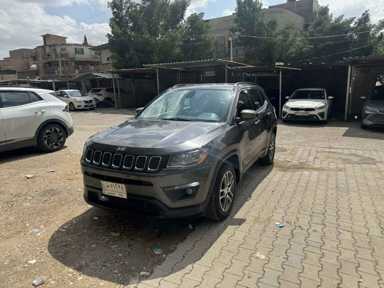 ياالله جيب كمبارس 2018 سعر بلاش مستعجل ع بيع 
مكينه 2400 المرغوب بدون تيربو 
لايت زنون 
كشافات يمين يسار ويا الستيرن 
بصمه تشغيل وابواب 
داخل جلد اسود وجداً جديد الداخل 
سايد بريك دكمه + اوتو ويا الاحزام 
شاشه كبيره 
كامره دواره 
منافذ يوس بي 
لد داخلي متعدد الاوان 
فول تحكم استرين 
تخم تاير جديد 
منظومه احتراق كلشي بيها جديد 
حادث السياره جاملغ امامي وشويه من البنيد 
السعر 112 وماكو هيج سعر بهيج نظافه 
مكاني بغداد 
للاستفسار ***********
