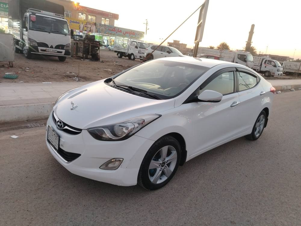 السلام عليكم سياره الانترة موديل 2014خليجي سنويه لل 28مكان ديالى كنعان السياره جديد بمعنى الكلمه فول مواصفات عده الفتحه تحكم استيرن جهتين اشاير بامري اربعه دسك خمسه ويل محرك كير محرك خير من الله تخم تاير جديد باتري جديد السياره ما متعوبه شاشه كامره 
#السعر_118وبيها مجال للشراي للاستفسار 
***********
