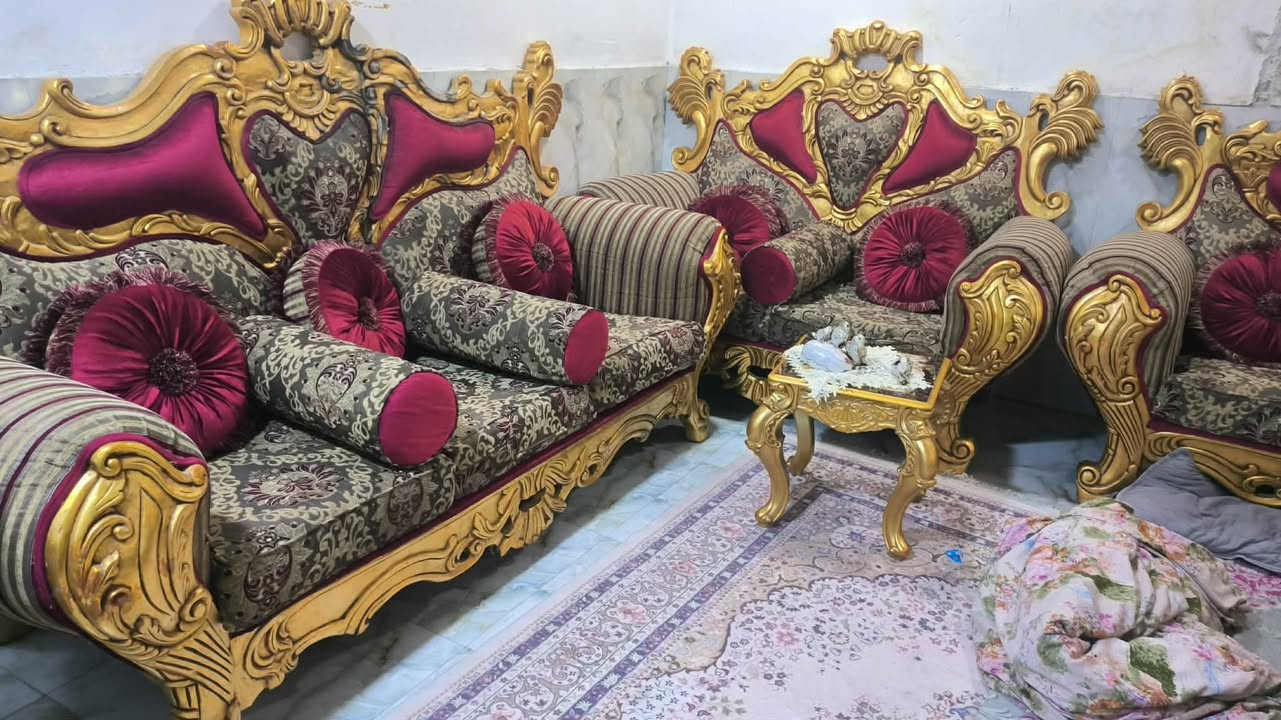 قنفات ملكي درجه اولى دوشك وجهين 6 قطع مع 10 مقاعد و7 كوشات للبيع / البصرة الجمهورية

السعر 600 الف وبيها مجال
اخذناهن ب 1 ونص
سبب البيع تغيير اثاث البيت

الحاله / نظيف جدا واستعمال قليل
ما عدا قنفه وحده فقط الاطار الذهبي
جايسته رطوبه من السبلت ومتثلم بشكل بسيط
وقابل للتصليح ( واضح بالصور) 
 
تفاصيل اكثر خاص


**إذا كنت صاحب هذا الإعلان وتريد حذفه لأي سبب، رجاءا أرسل رسالة إلى الدعم الفني**