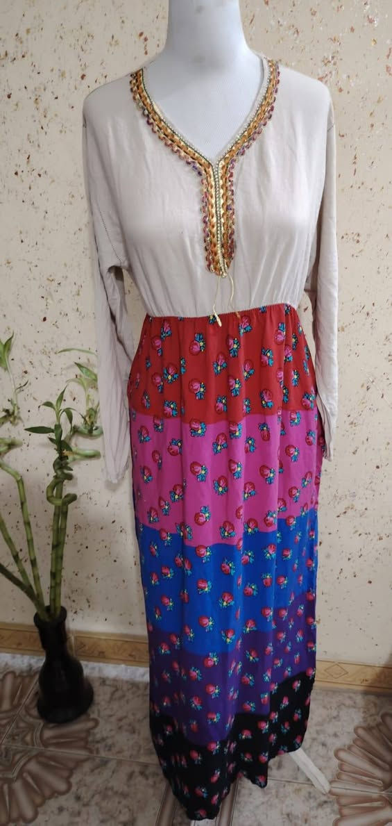 دشاديش نسائية كشمير كويتي فقط 
العدد 50 قطعة لاتلف ولاتعبان مكوي 
السعر 140 الف والتوصيل مجاني ***********7
